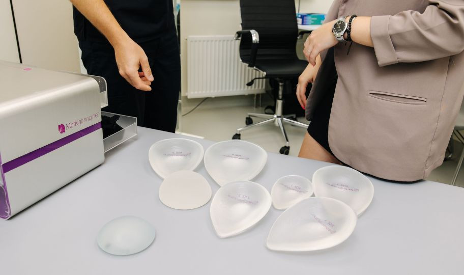 Удаление грудных имплантов