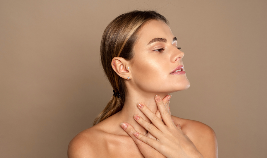 Подтяжка нижних двух третьих лица и шеи SMAS-lift, липосакция подбородка и подчелюстной области