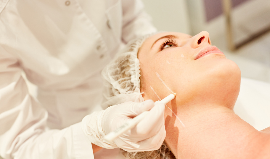 Подтяжка нижних двух трети лица и шеи